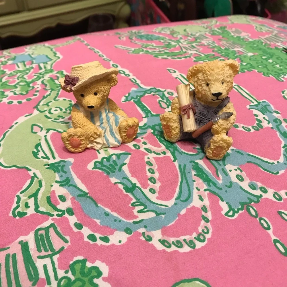 Set of 2 artisans flair bear figurines